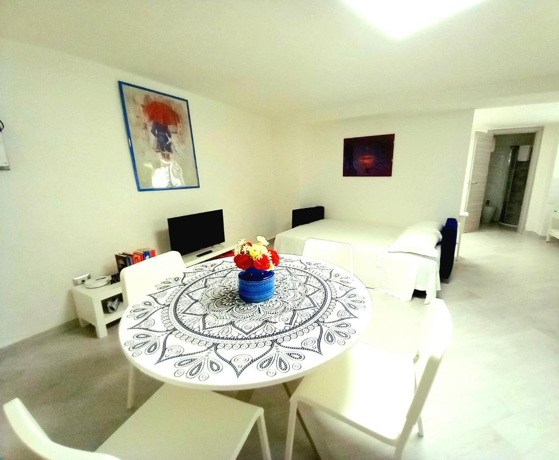 Ombrellorosso Appartement Cagliari Buitenkant foto